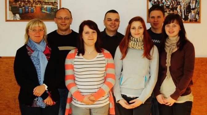 Der neue SOA-Vorstand (v. l. n. r.): Anika Rudolph, Sebastian Rudolph, Jennifer Reichel, Sebastian Weidauer, Ana Celia Mulet Garcia, Maik Hellermann, Franziska Kasseckert