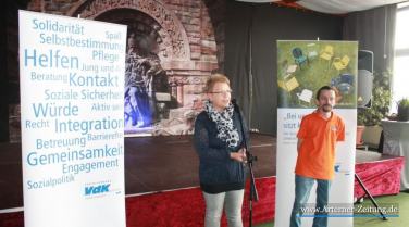 Gabi Heinebrodt und Ronald Ro?mer bei der Begru?ßung