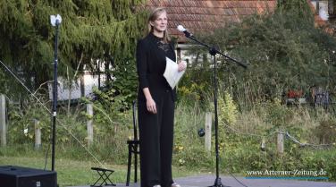 Kulturstaatssekreta?rin Tina Beer begru?ßt