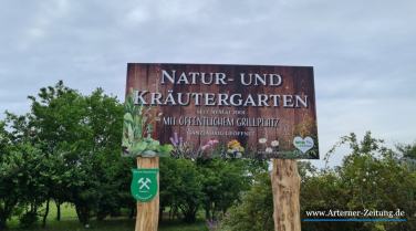 Neues Schild für Arterner Kräutergarten