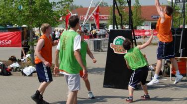 Streetballturnier trotz Widrigkeiten auf dem Weg