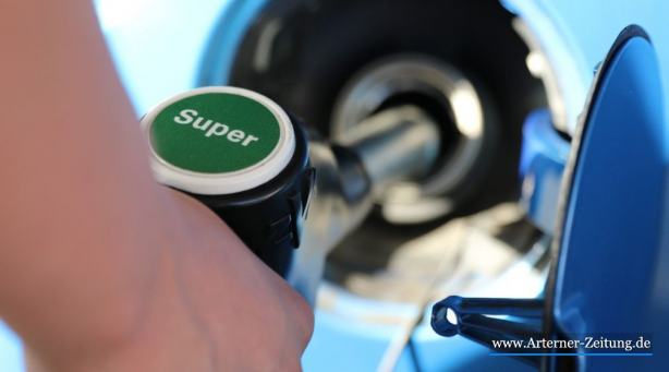 Bundesregierung will 300 Euro Energiepauschale zahlen - Sprit soll billiger werden