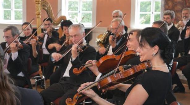 „Russisch verzaubert“ im 2. Sinfoniekonzert des Loh-Orchesters