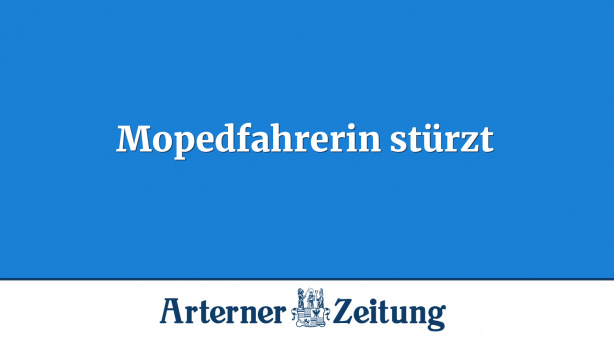 Mopedfahrerin stürzt