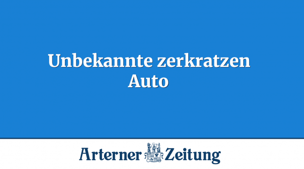 Unbekannte zerkratzen Auto