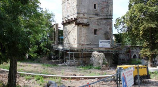 Mehr Geld für den Schiefen Turm