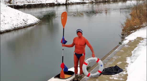Eisbaden und Eispaddeln